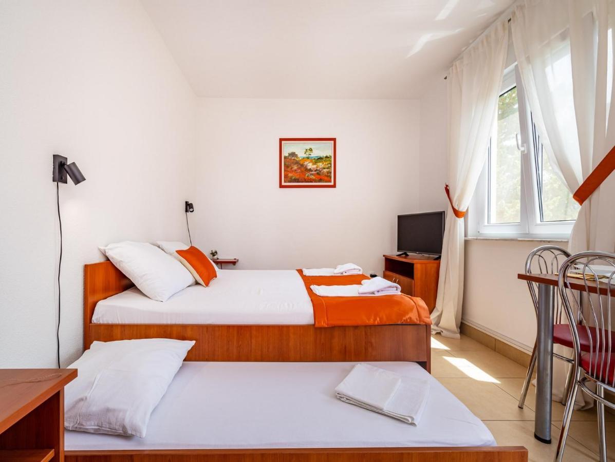 Apartments Prkacin สตารีกราด-ปาเคลนีซา ภายนอก รูปภาพ